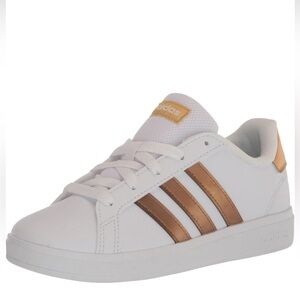 👟🌟 BRAND NEW adidas Grand Court sneakers. Big Kids/Unisex: 6; Women: 8 👟🌟